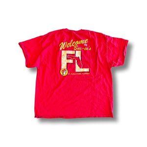 buc-ee's staff tshirt